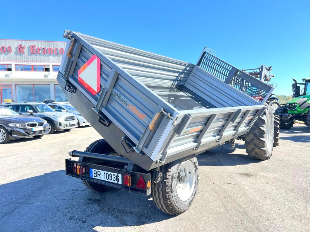 Reboque Reboal RT-3500 Tri-basculante cheio