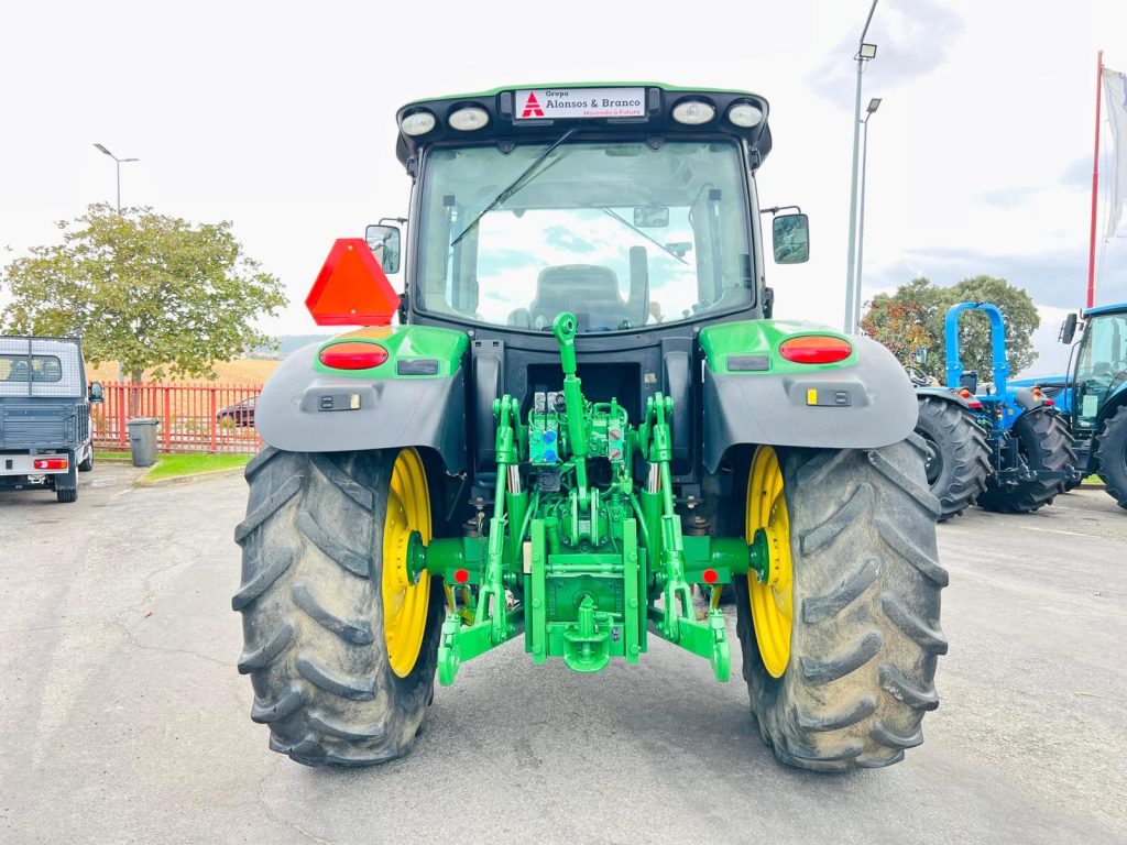 John Deere 6105R cheio