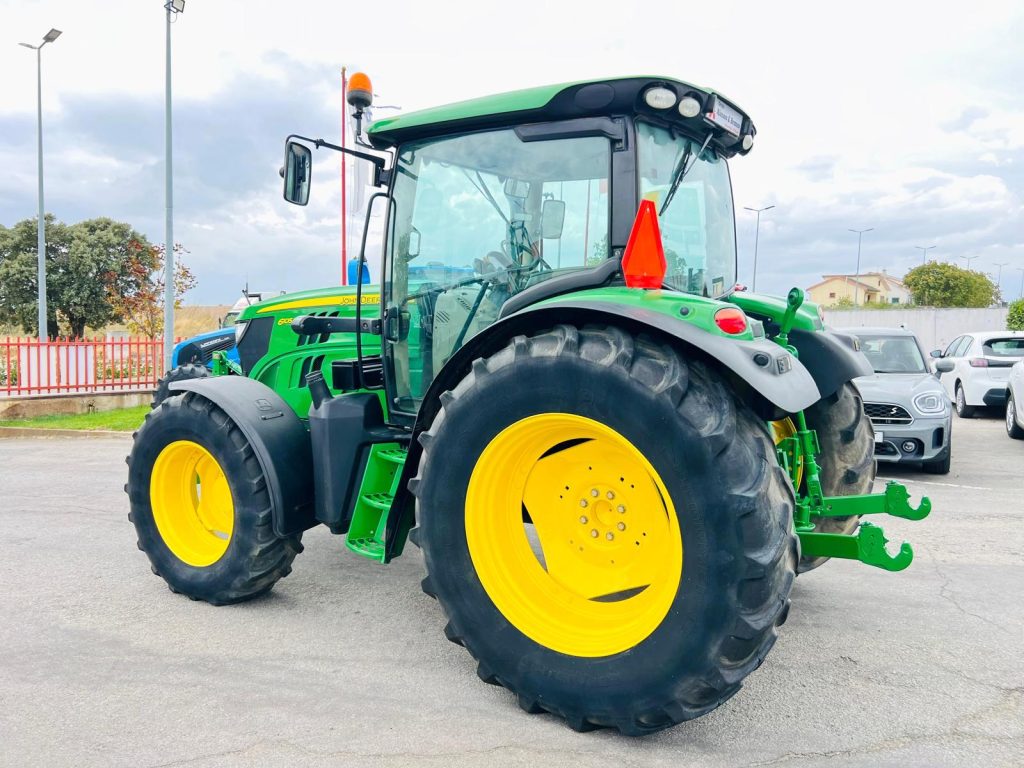 John Deere 6105R cheio