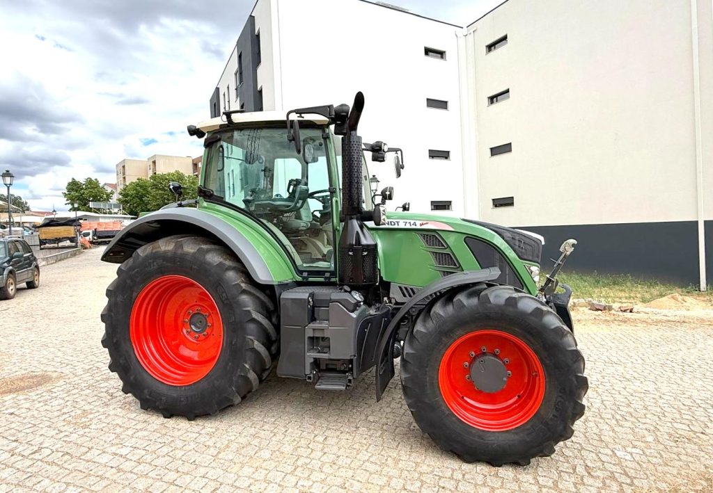 Fendt 714 Vario cheio