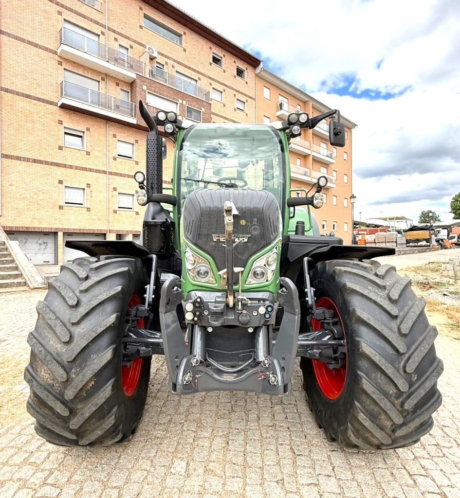 Fendt 714 Vario cheio