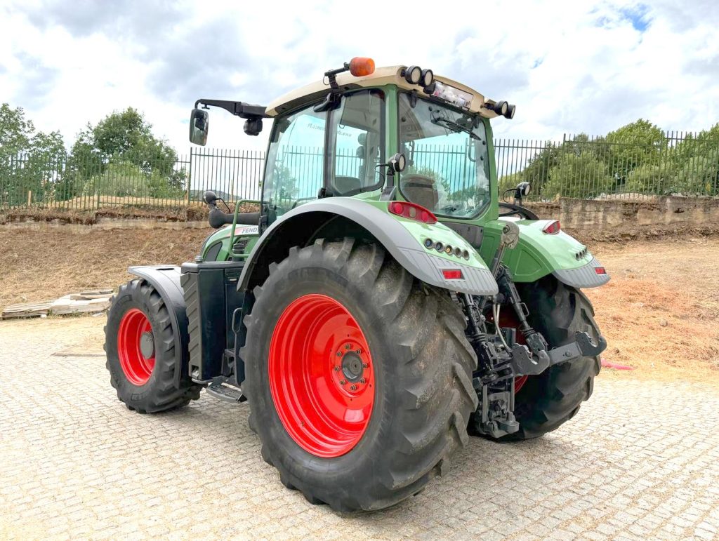 Fendt 714 Vario cheio