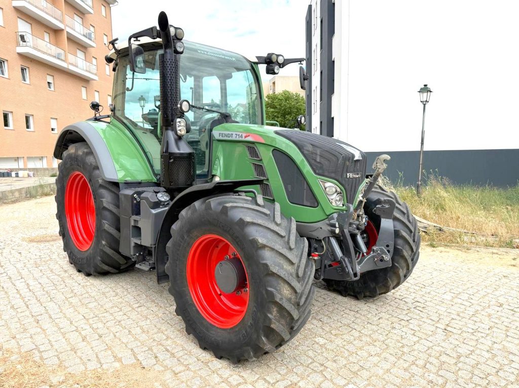 Fendt 714 Vario cheio