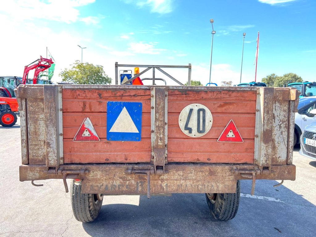 Reboque Tavares PB 3125 basculante cheio