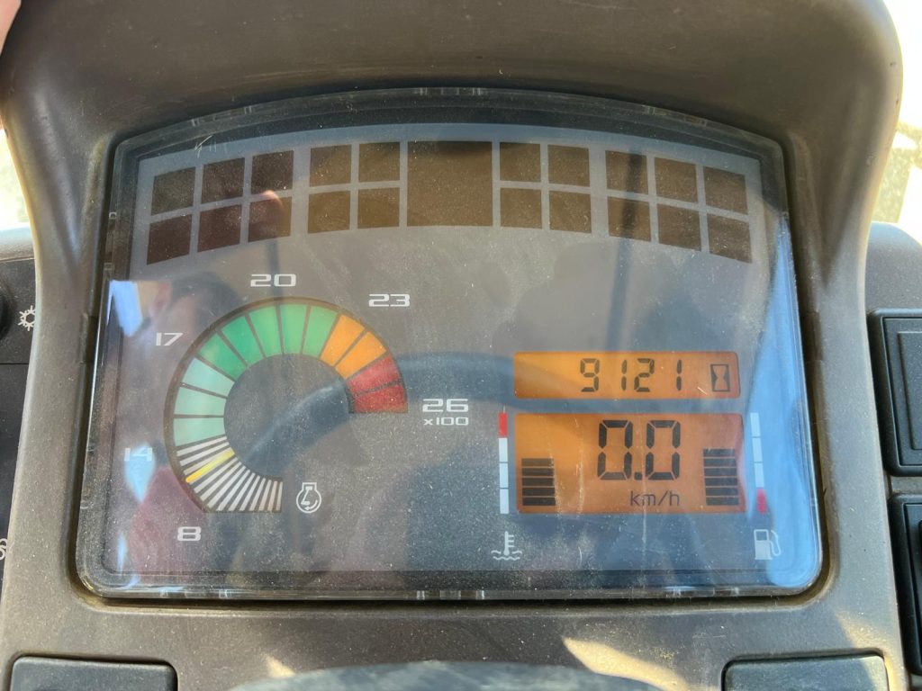 Claas Ares 566 RZ C/ Vibrador Agromelca Z20 cheio