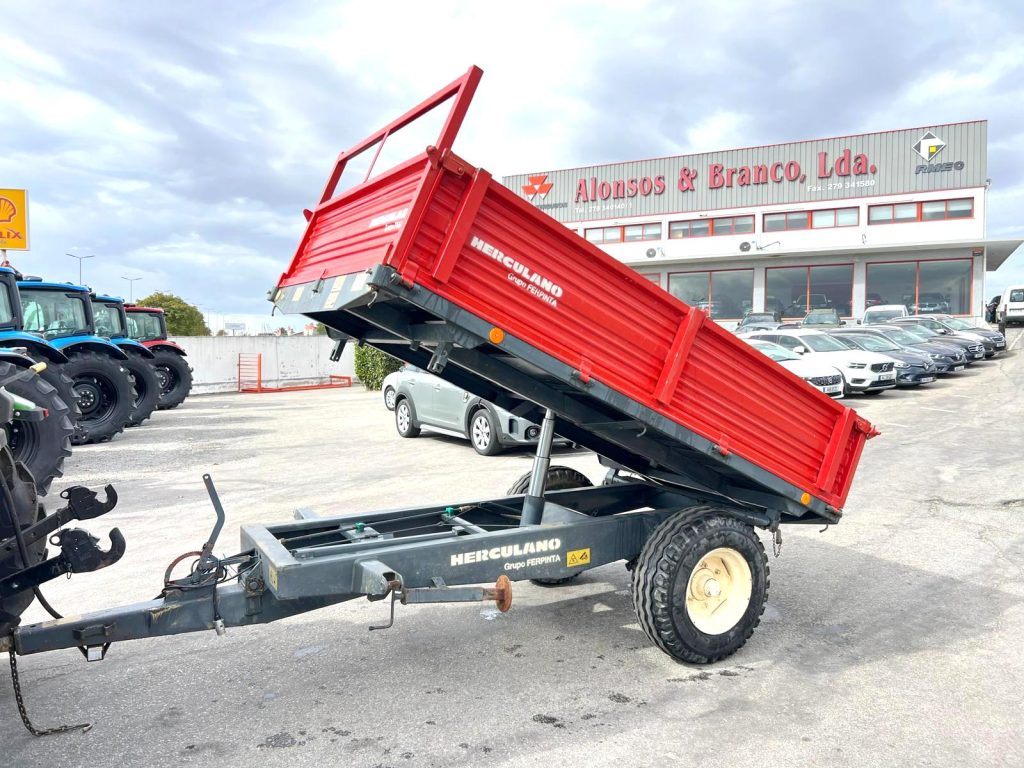 Reboque Herculano PB 3125 Tri-basculante cheio