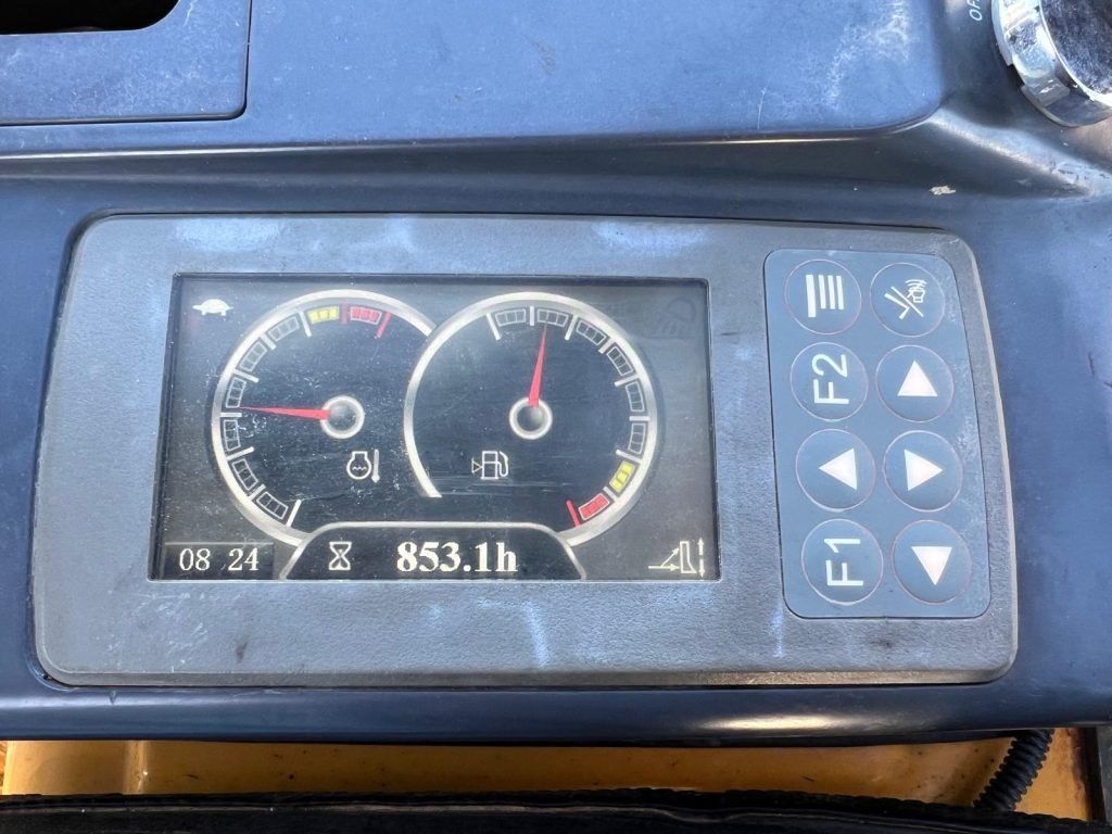 Mini- Giratória XCMG XE18E cheio