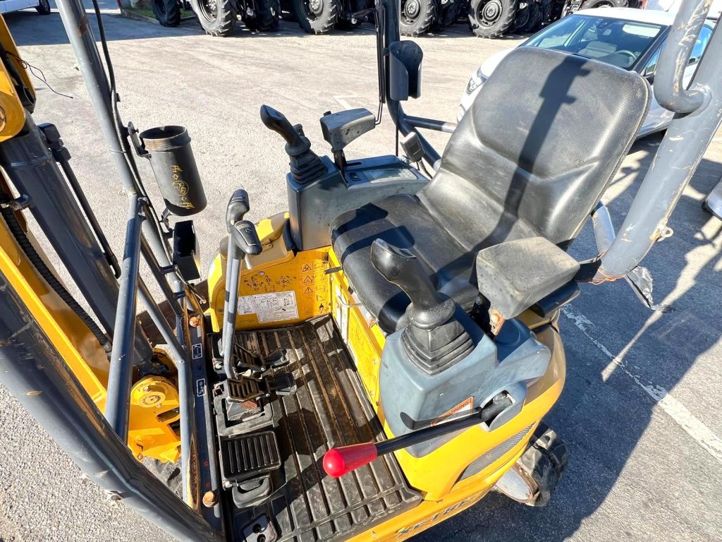 Mini- Giratória XCMG XE18E cheio